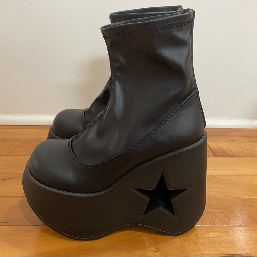 DEMONIA Black Platform Ankle Boots